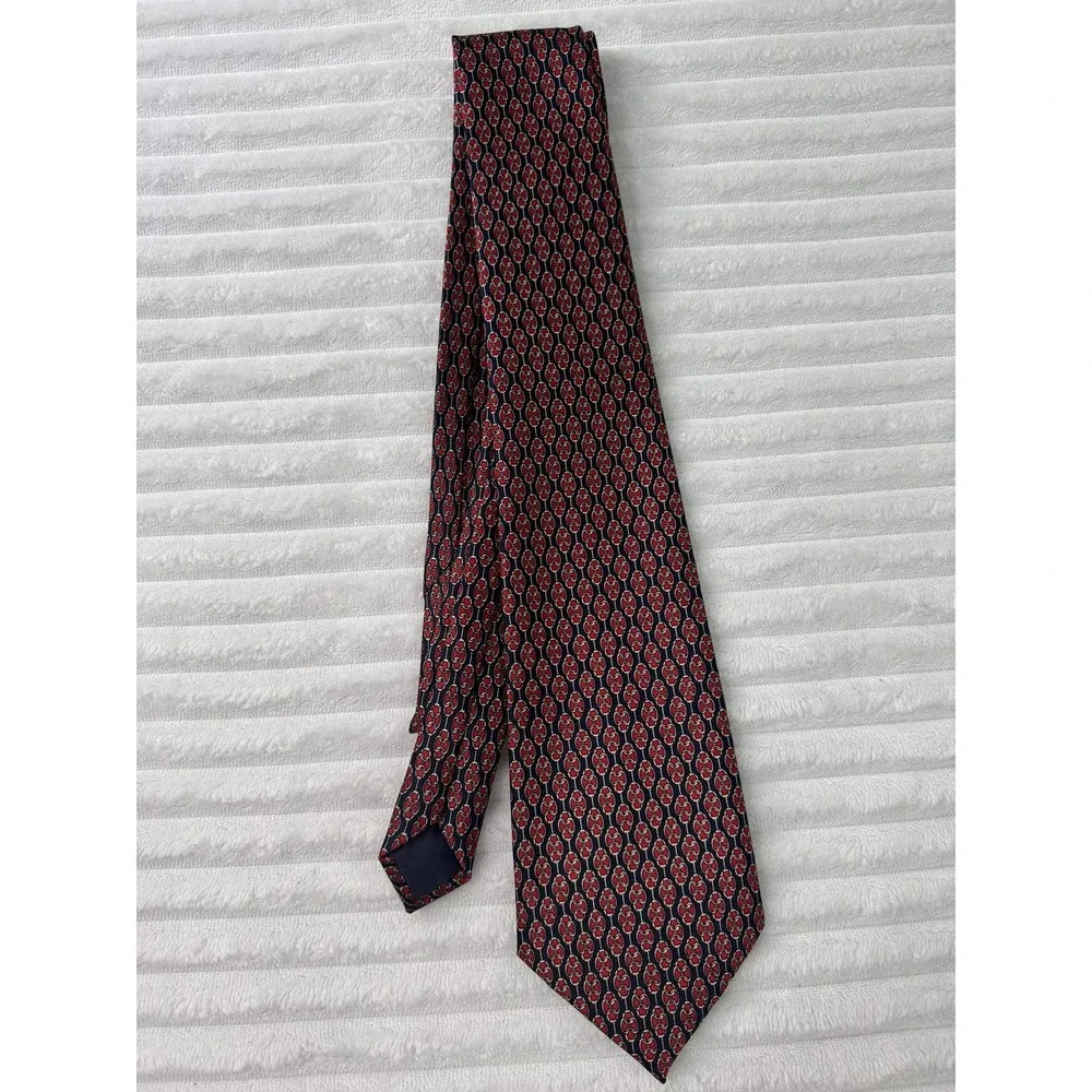 Man Road Mens Silk Necktie Navy Blue Red Geometric Chain Link Handmade Tie